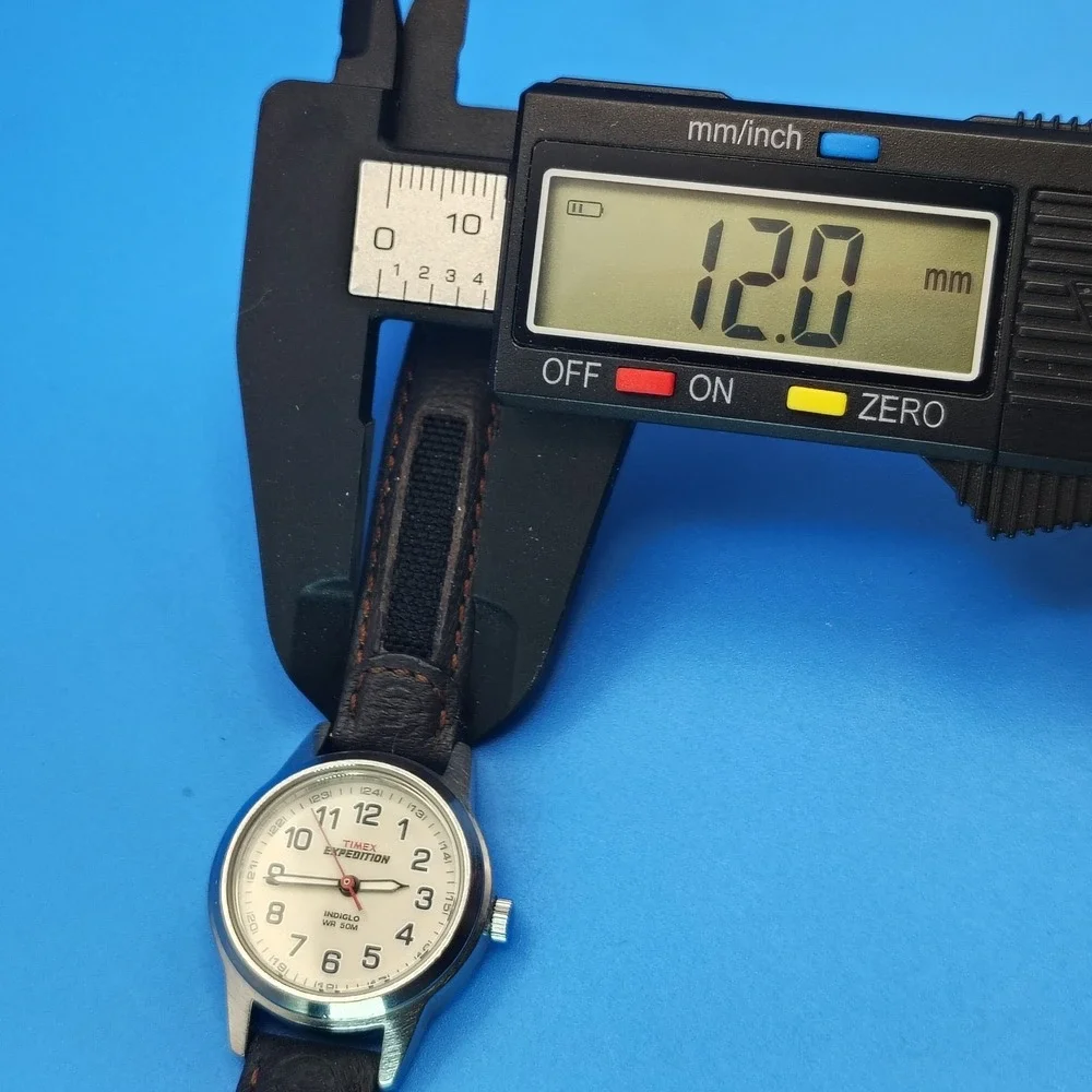 Vintage 2010 Timex Expedition Indiglo 26mm Women's‎ Quartz Watch Leather Band
